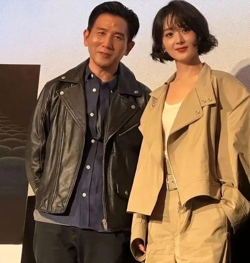 38岁赵丽颖传恋上大4岁导演,长得不帅也不高,全靠这两个优点(组图) - 1