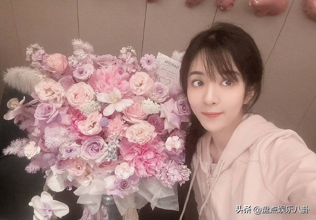 热搜第一!俞灏明、王晓晨官宣结婚,男方15年前曾在拍戏时遇火灾容貌受损(组图) - 10