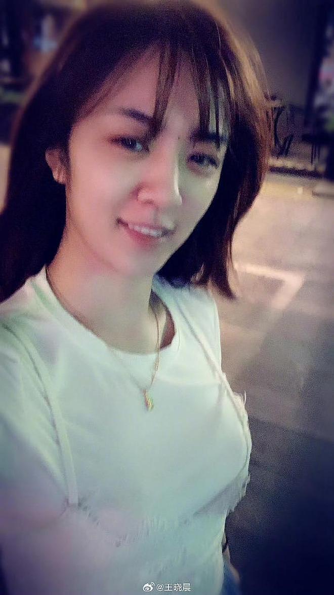 俞灏明晒钻石牵手照,疑似和王晓晨官宣结婚!(组图) - 3