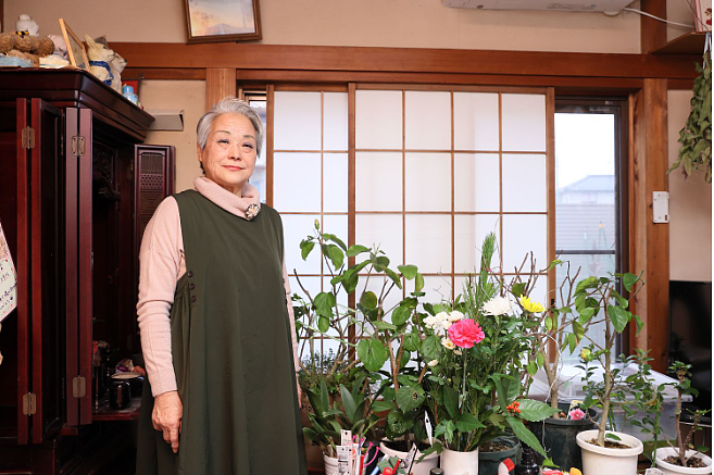 日本妈妈连生9个孩子，她每天洗35kg衣服，丈夫拼命赚钱养家，27年后两人分居了（组图） - 16