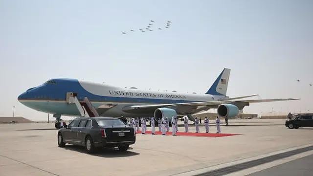 走进空军一号：美国总统的权力象征是否进入转型新时代？（组图） - 1