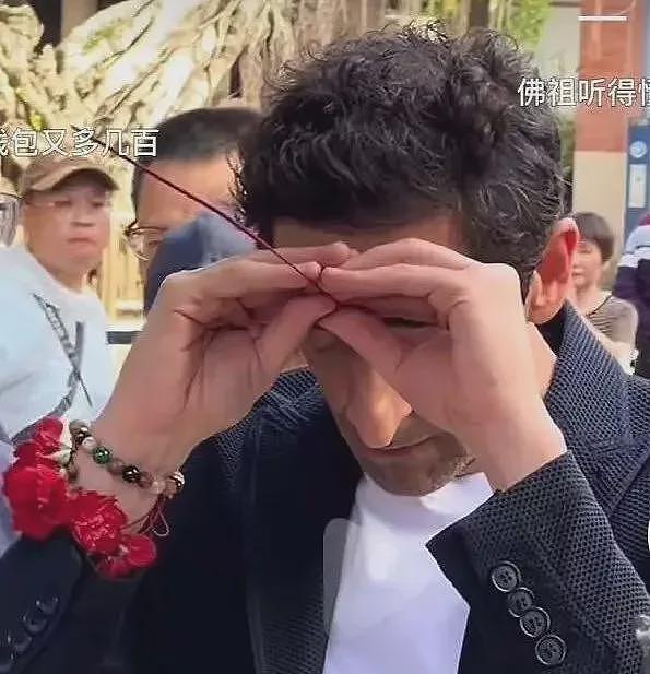 为啥中国的寺庙里挤满了磕头的老外？（组图） - 12