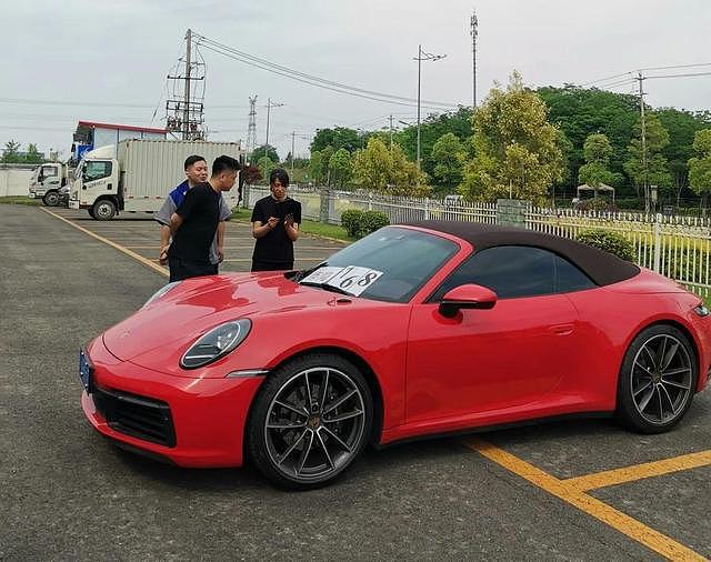 诈骗逾3千万全给女友买豪宅豪车！内地痴情男节俭度日与父母同住（组图） - 3
