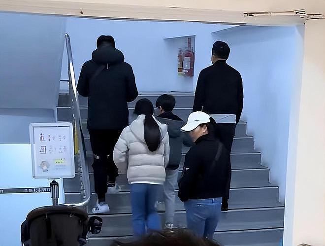 大S两个孩子不参加汪小菲婚礼原因曝光:保姆杨阿姨故意带离北京(组图) - 7