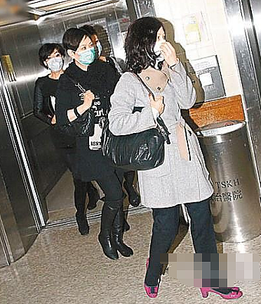 童年男神现身！二婚“嫁”赌王孙女膝下无子，他是怎么从TVB一哥到“软饭男”？（组图） - 27