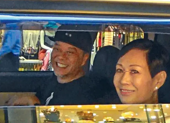 童年男神现身！二婚“嫁”赌王孙女膝下无子，他是怎么从TVB一哥到“软饭男”？（组图） - 24