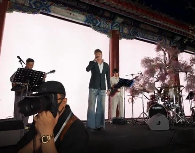 汪小菲婚礼晚宴派对，关喆唱情歌推向高潮，马筱梅妈妈感动到哭泣（组图） - 9