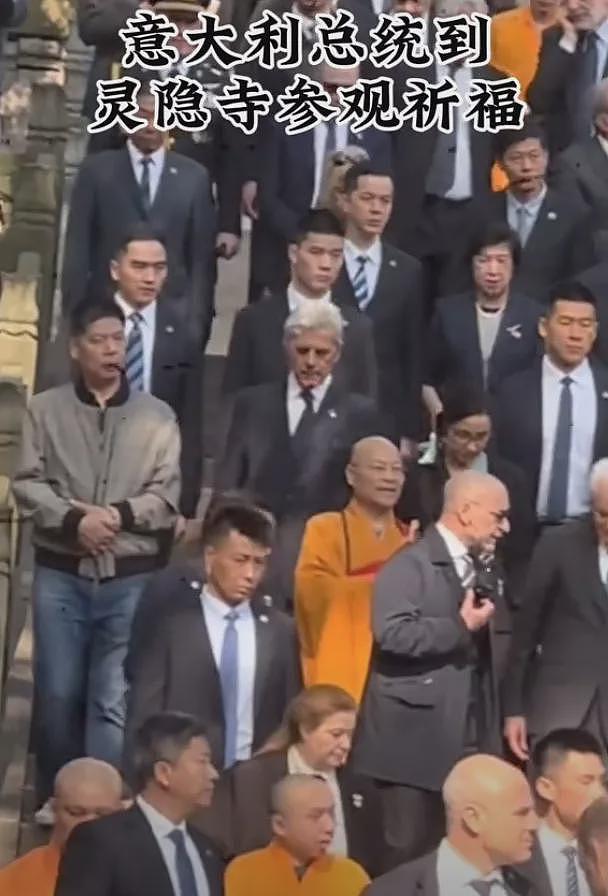 为啥中国的寺庙里挤满了磕头的老外？（组图） - 15