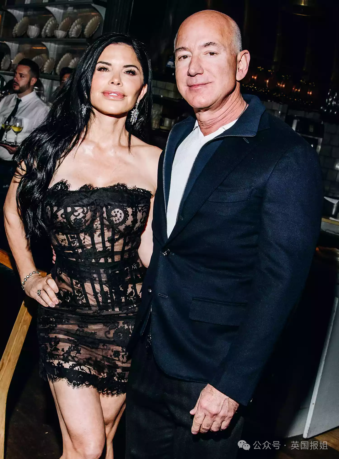 亿万富豪贝索斯未婚妻大办婚前单身派对!卡戴珊水果姐齐聚巴黎秀姐妹情,网友嘲:穿的都啥呀!(组图) - 2