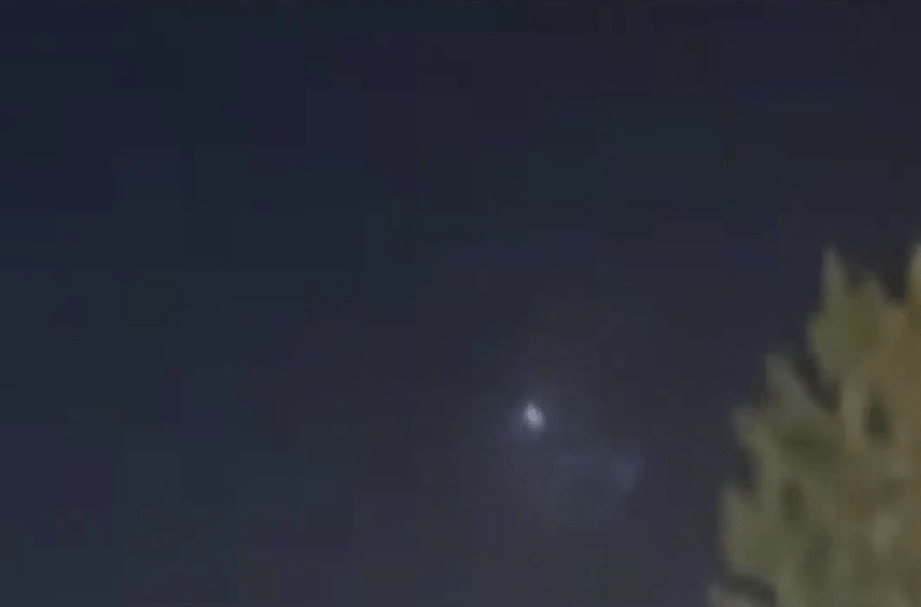 新疆UFO：多地上空“闪过”，三地相隔数百公里均有目击者发现不明飞行物（视频/组图） - 7