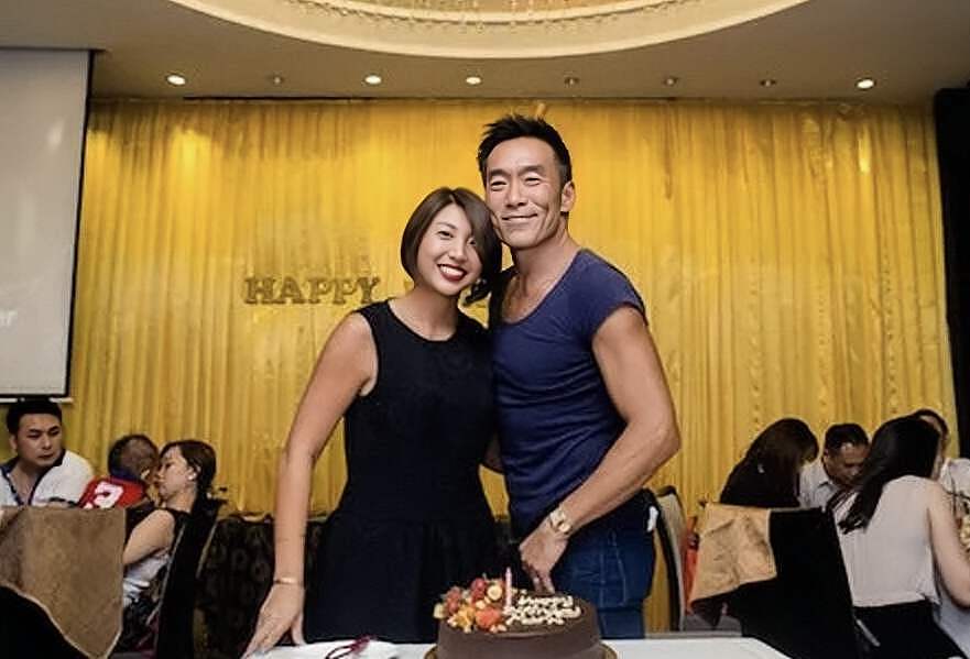 香港知名男星内地演出人气高,遭女粉丝索吻,离婚后人财两空(组图) - 7