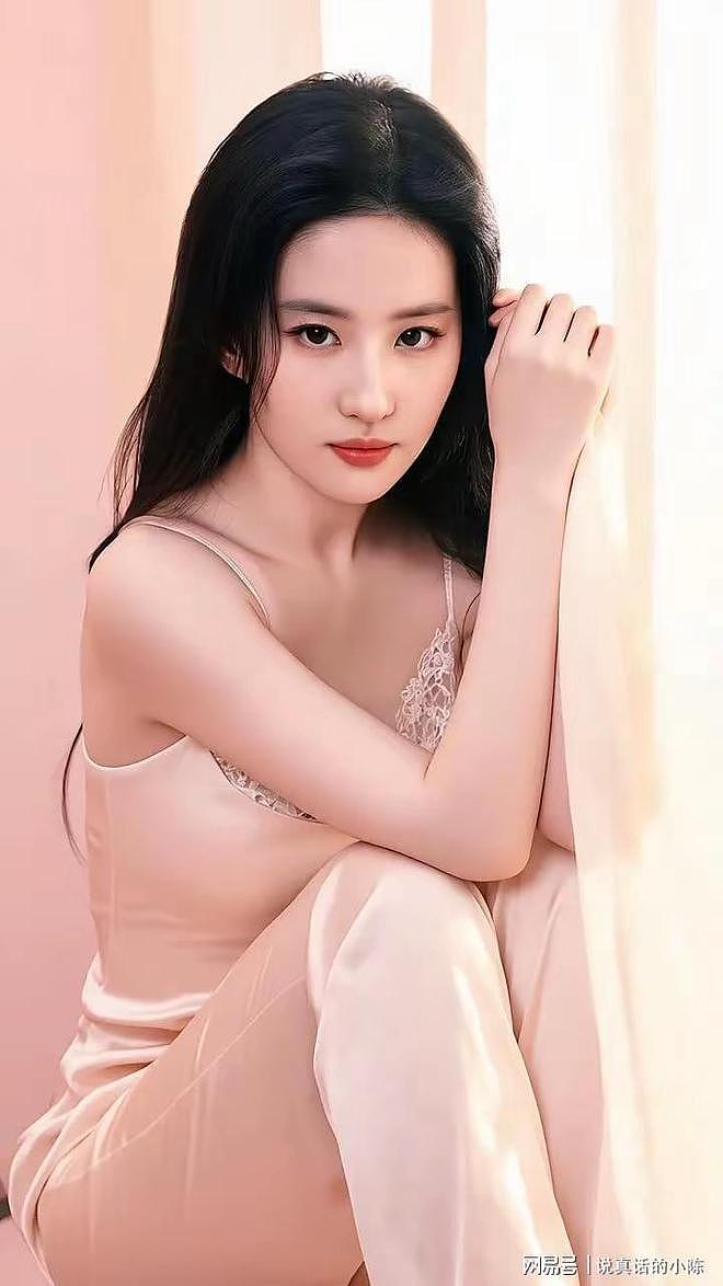 刘亦菲粉色睡衣照又纯又欲，网友：纯欲天花板（组图） - 6