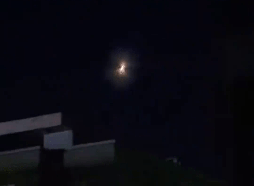 新疆UFO：多地上空“闪过”，三地相隔数百公里均有目击者发现不明飞行物（视频/组图） - 8