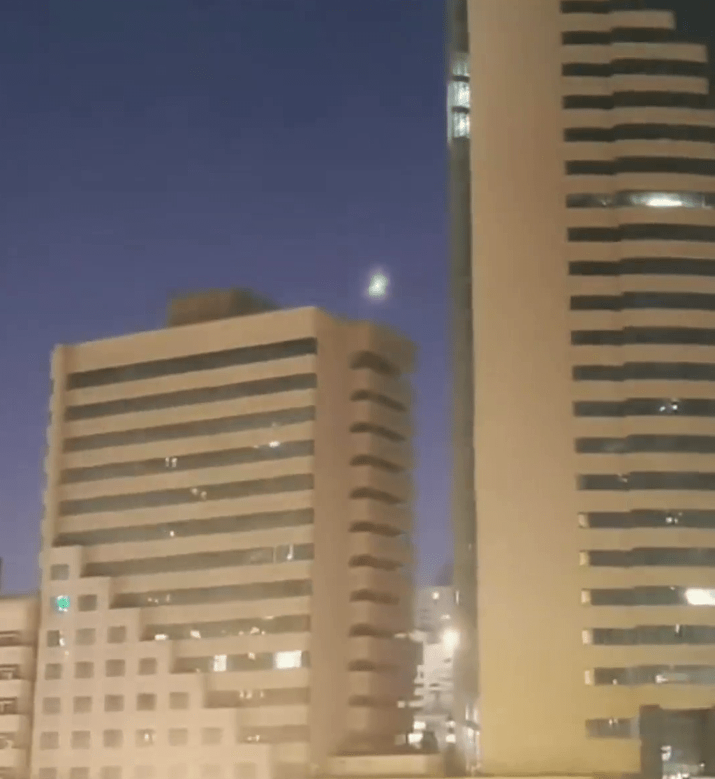 新疆UFO：多地上空“闪过”，三地相隔数百公里均有目击者发现不明飞行物（视频/组图） - 3