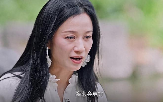 离婚后，倪虹洁住上海别墅睡觉不拉窗帘，叹：16岁儿子从不联系我（组图） - 1