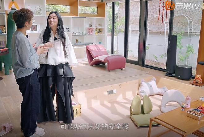 离婚后，倪虹洁住上海别墅睡觉不拉窗帘，叹：16岁儿子从不联系我（组图） - 3
