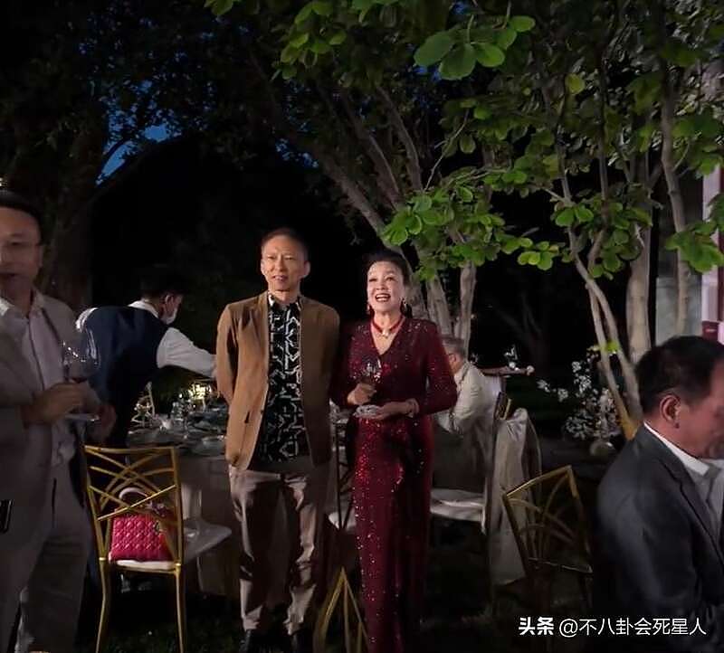 马筱梅疑有孕，张兰讲话有深意，S家人财两空（组图） - 2