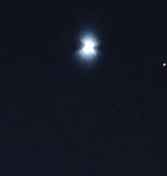 新疆UFO：多地上空“闪过”，三地相隔数百公里均有目击者发现不明飞行物（视频/组图） - 11