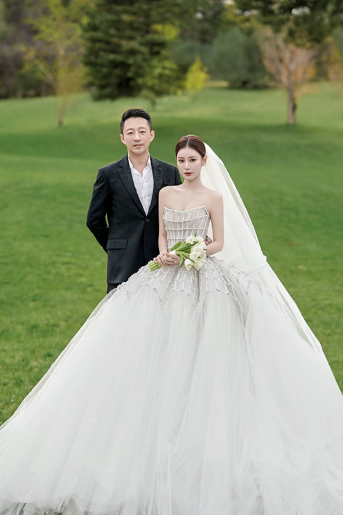 汪小菲二婚太隆重！高清婚纱照首曝光，两人牵手碰鼻好恩爱（组图） - 10