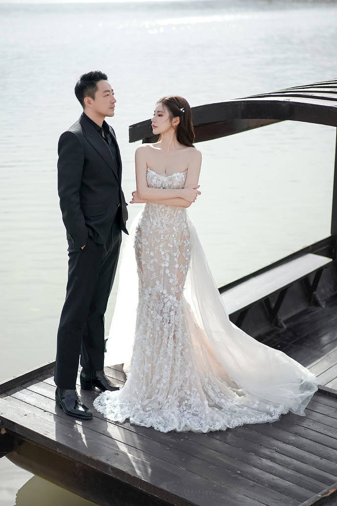 汪小菲二婚太隆重！高清婚纱照首曝光，两人牵手碰鼻好恩爱（组图） - 3