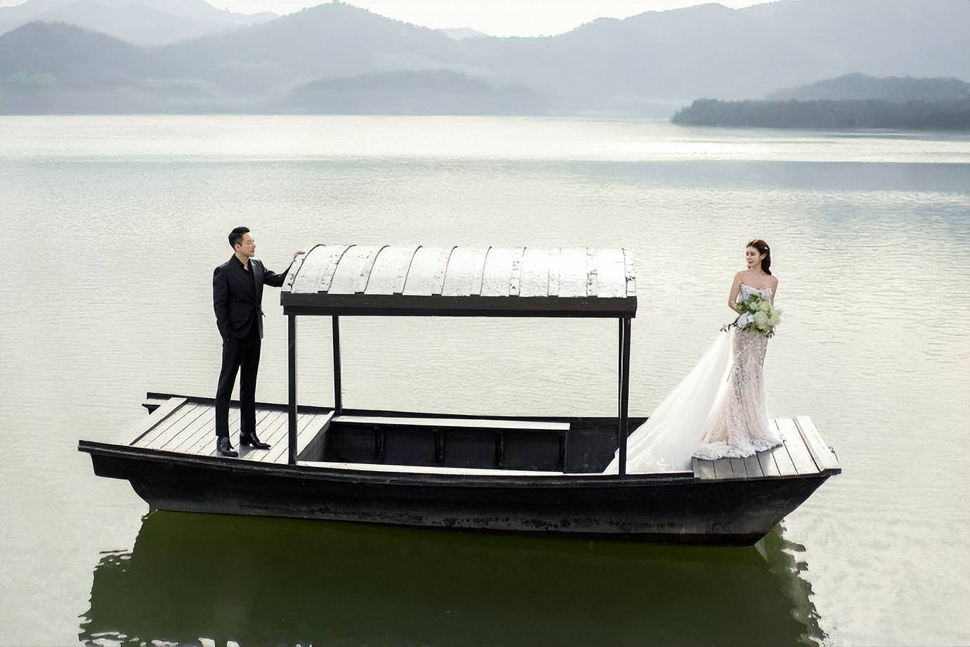 汪小菲二婚太隆重！高清婚纱照首曝光，两人牵手碰鼻好恩爱（组图） - 5