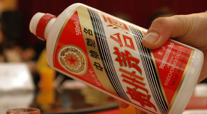 茅台股东大会今日举行，会前晚宴变自助餐，飞天茅台变蓝莓汁（组图） - 2