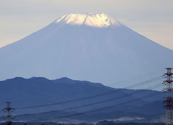 又是中国人！男大学生偷爬富士山“求救在线等”，日网友全怒了（组图） - 1