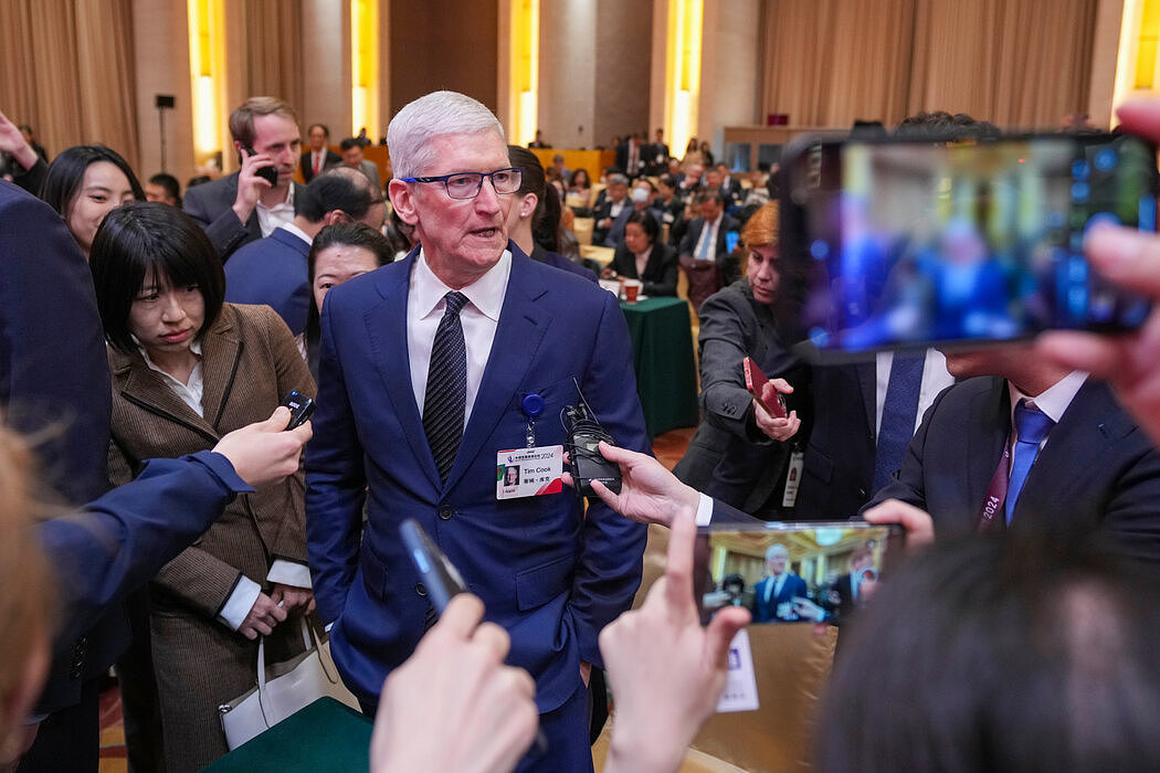苹果拟与阿里就iPhone AI展开合作，引发美国政府审查（组图） - 3