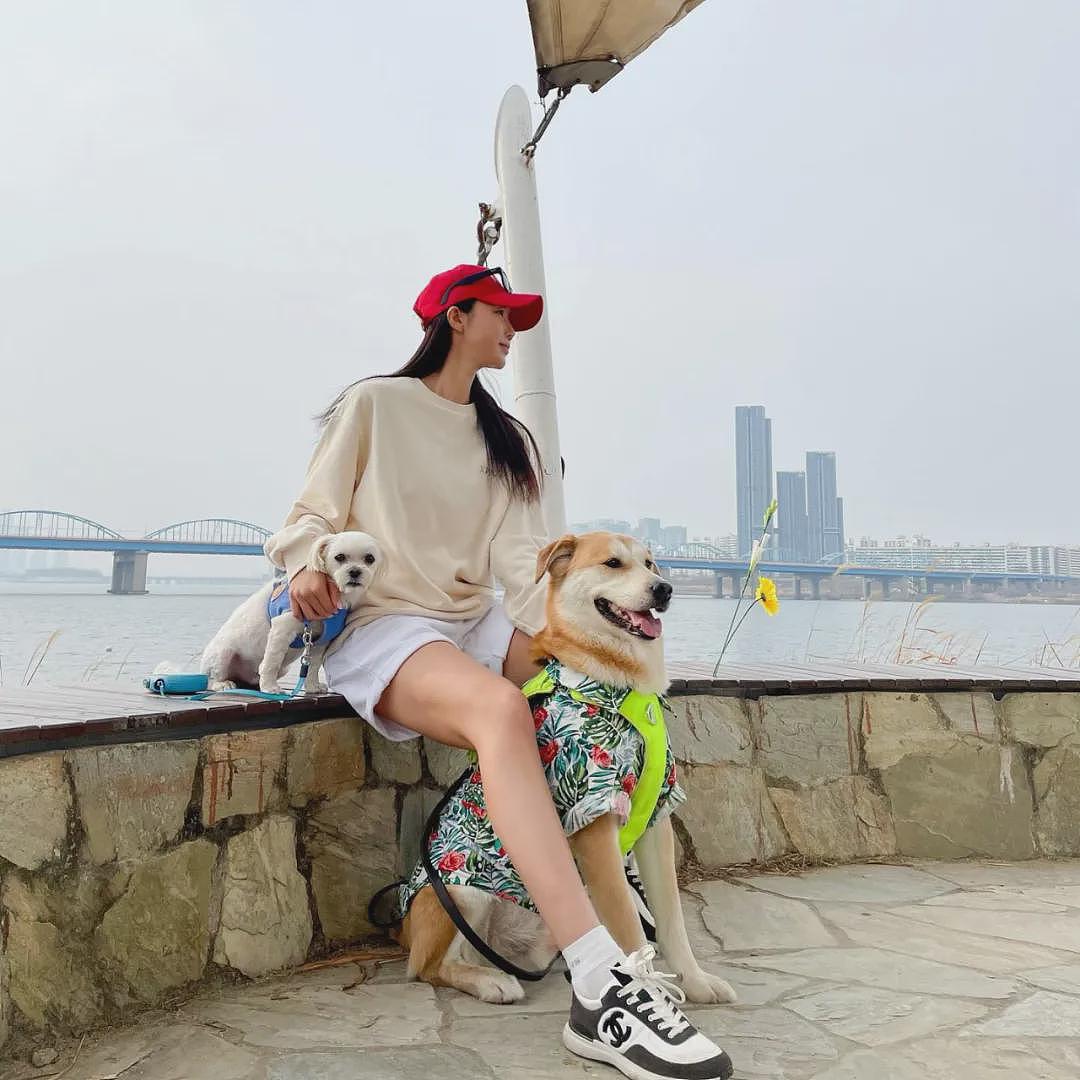 【帅哥】F杯女教练因身材过于火辣，附近的直男都排队去办卡了...（组图） - 26