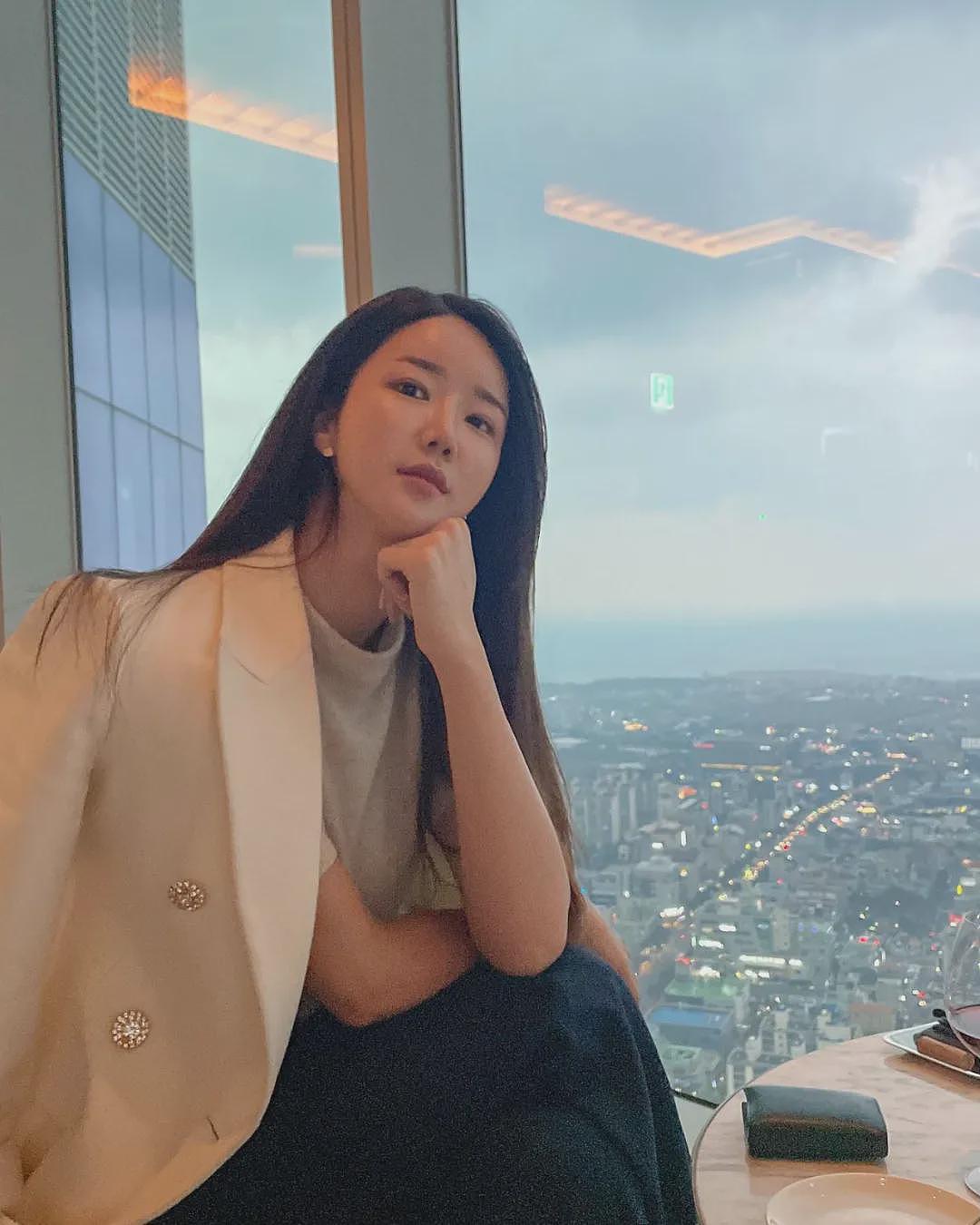 【帅哥】F杯女教练因身材过于火辣，附近的直男都排队去办卡了...（组图） - 2