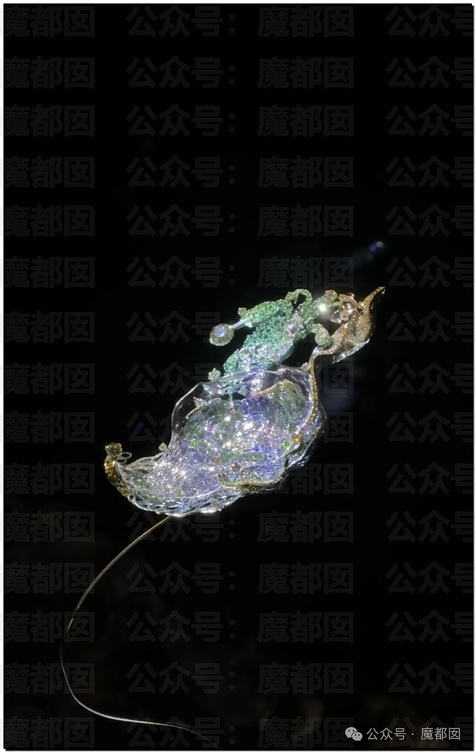黄杨钿甜百万耳环竟引发对一线顶流女星Y某家庭的质疑（组图） - 9