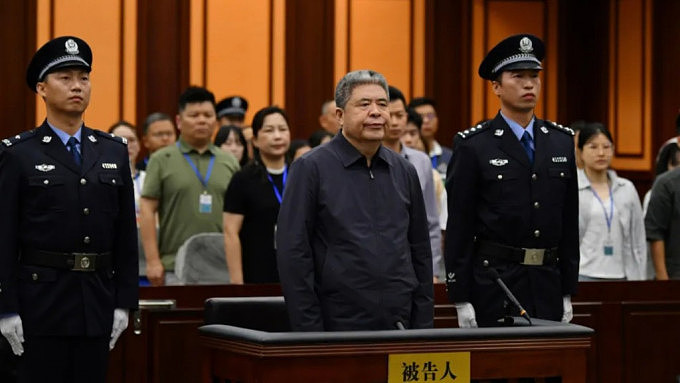 陕西政协原主席韩勇受贿¥2.6亿被判死缓!曾督办云南黑社会“大佬”孙小果案(组图) - 1