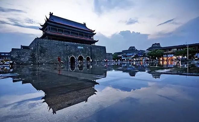 凤阳鼓楼瓦片脱落：花近300万修好一年就出事，为何能通过验收？（组图） - 3