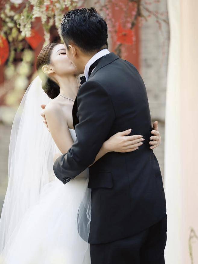 汪小菲婚房首曝光！院子超大装修豪华，烤全羊...（组图） - 2