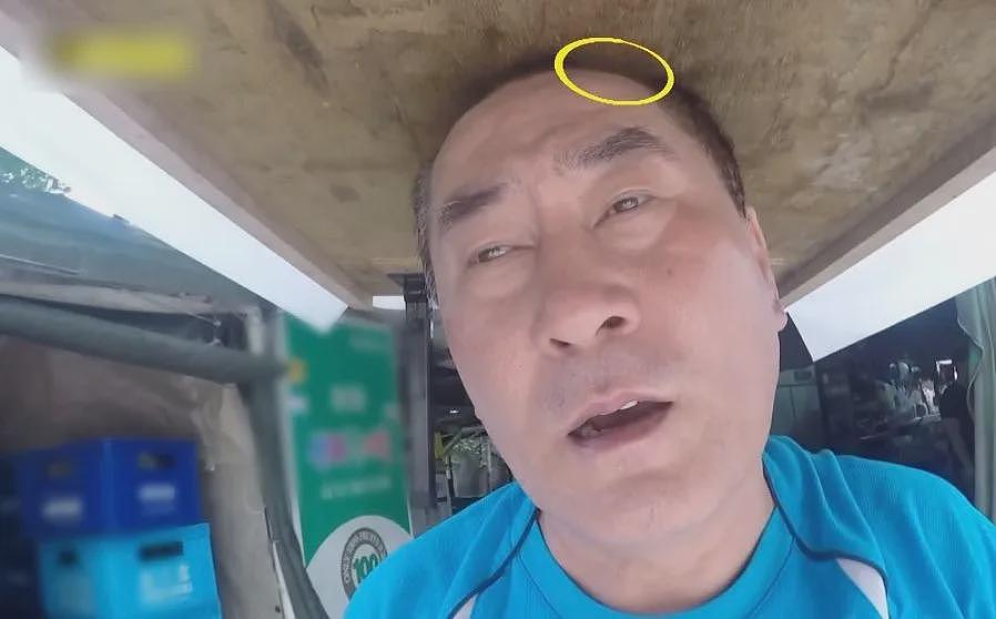 开饭店的大爷掌握上菜神技：头顶整桌！不管多大桌子一顶就走，太魔性了哈哈哈（组图） - 7