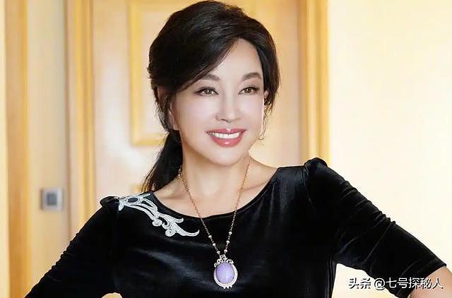 情史泛滥、偷税漏税，这一次74岁的刘晓庆该怎样应对？（组图） - 5
