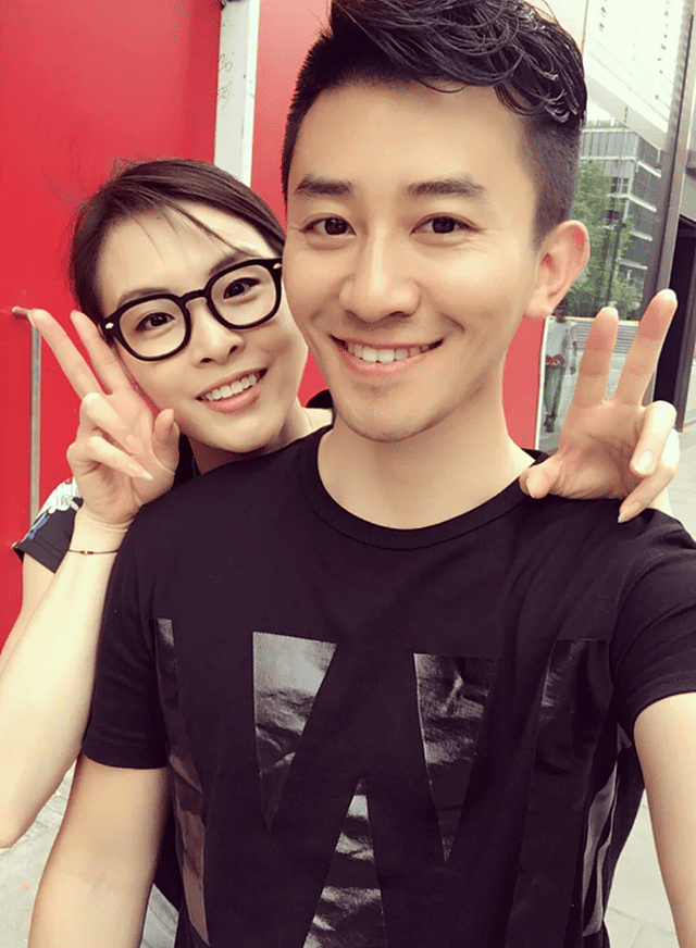 吴敏霞庆结婚8周年，老公不仅帅面相越来越靠谱，儿女双全好幸福（组图） - 1
