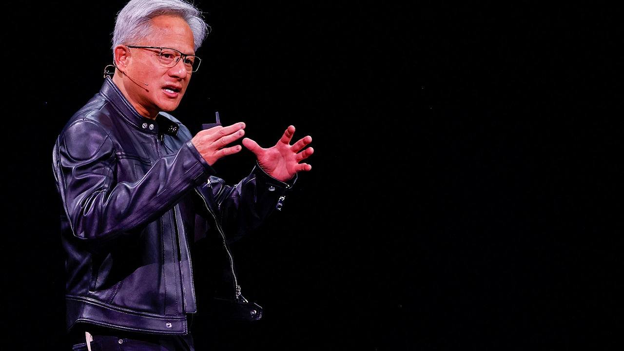 黄仁勋：全球一半AI人才都是华人，美国晶片禁令阻挡不了（组图） - 1