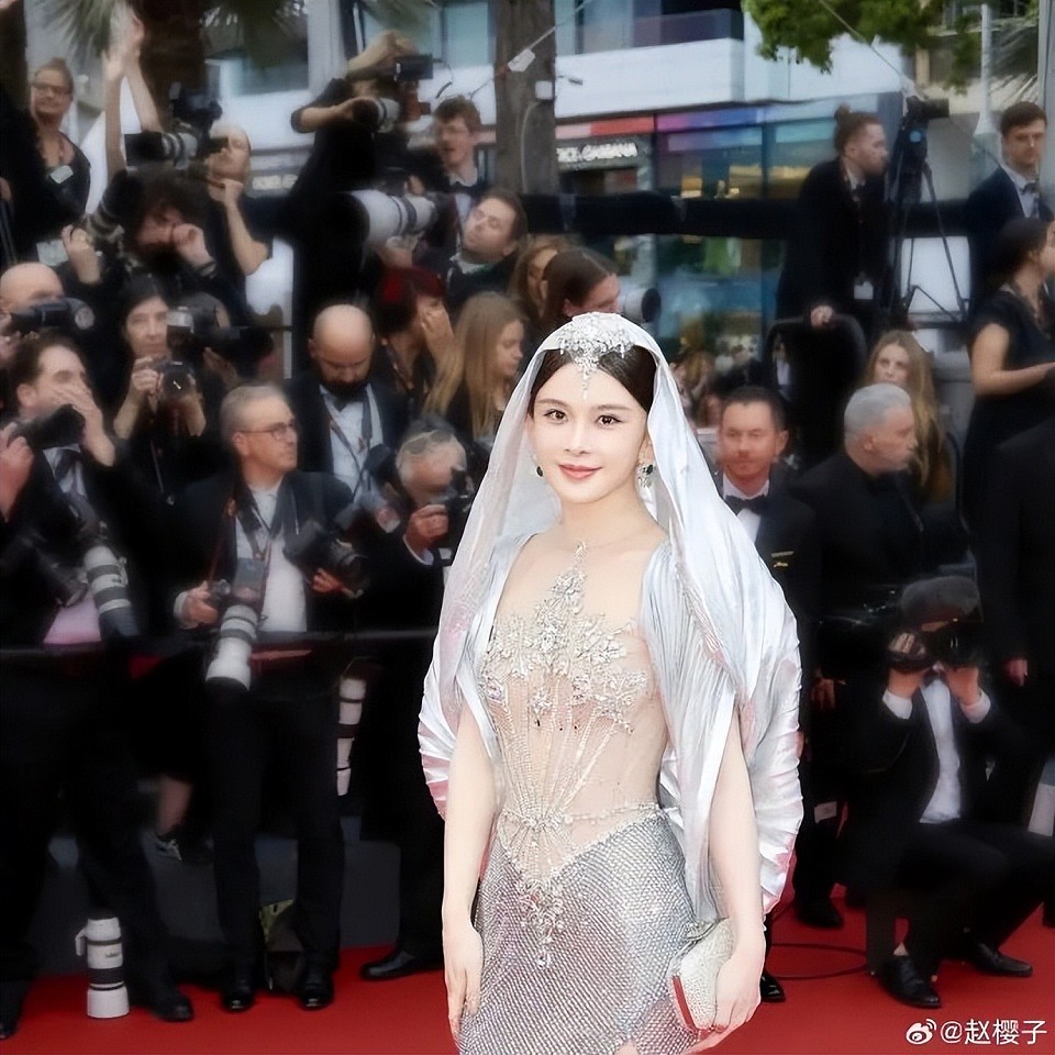 知名女星否认走戛纳红毯被驱赶，回应出道多年“好牌打稀烂”：人生如棋，落子无悔（组图） - 3