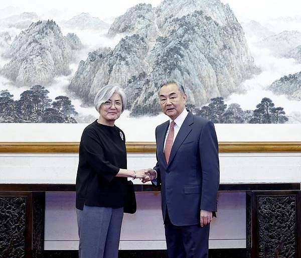 王毅:美国试图全面封杀中国晶片,是赤裸裸单边霸凌(组图) - 2