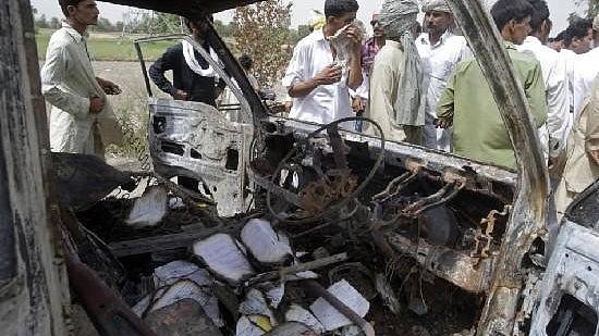 巴基斯坦校车遭自杀式炸弹袭击,至少5名儿童死亡及38人伤(组图) - 1