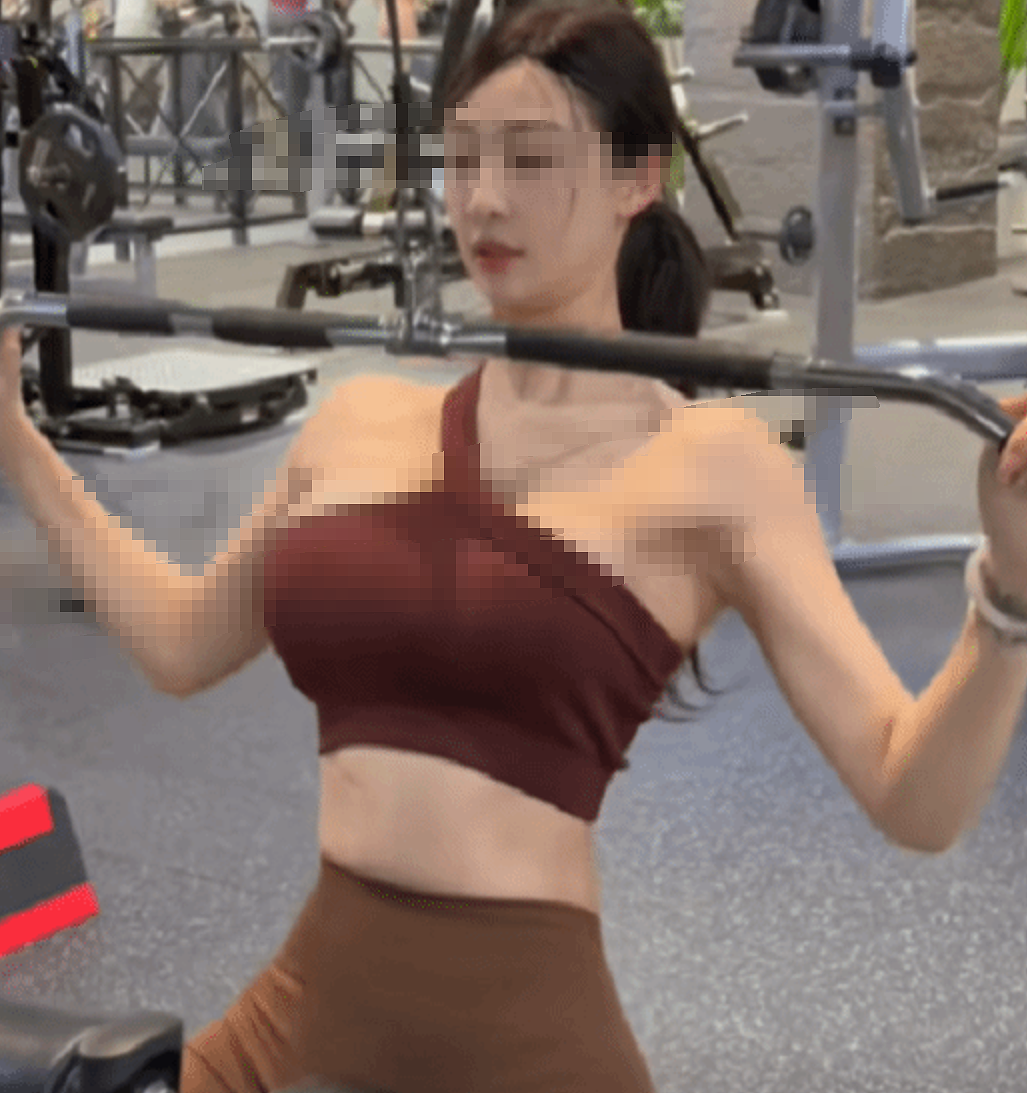 前击剑冠军拍身材视频被辣评“黑丝女王”,看她擦边全网为啥都在叫好(视频/组图) - 2