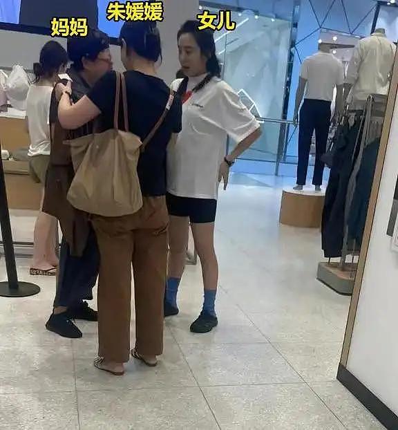 朱媛媛一生爱情圆满无憾，全家最后同框曝光，她笑容开怀无病容（组图） - 16