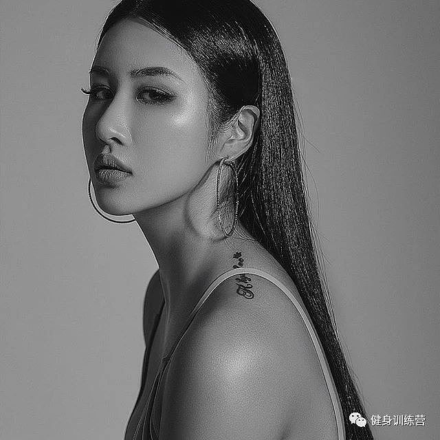 【美女】“韩国卡戴珊” 体重130斤,性感大妞却被吐槽太丑?你怎么看(组图) - 1