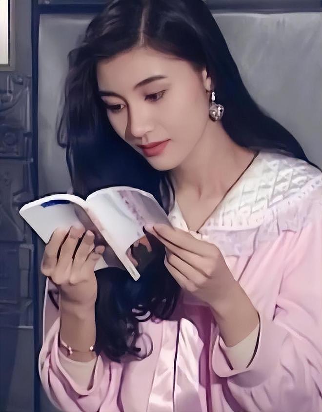 55岁李嘉欣在新加坡拍“港风”照,复刻20年前的自己(组图) - 13