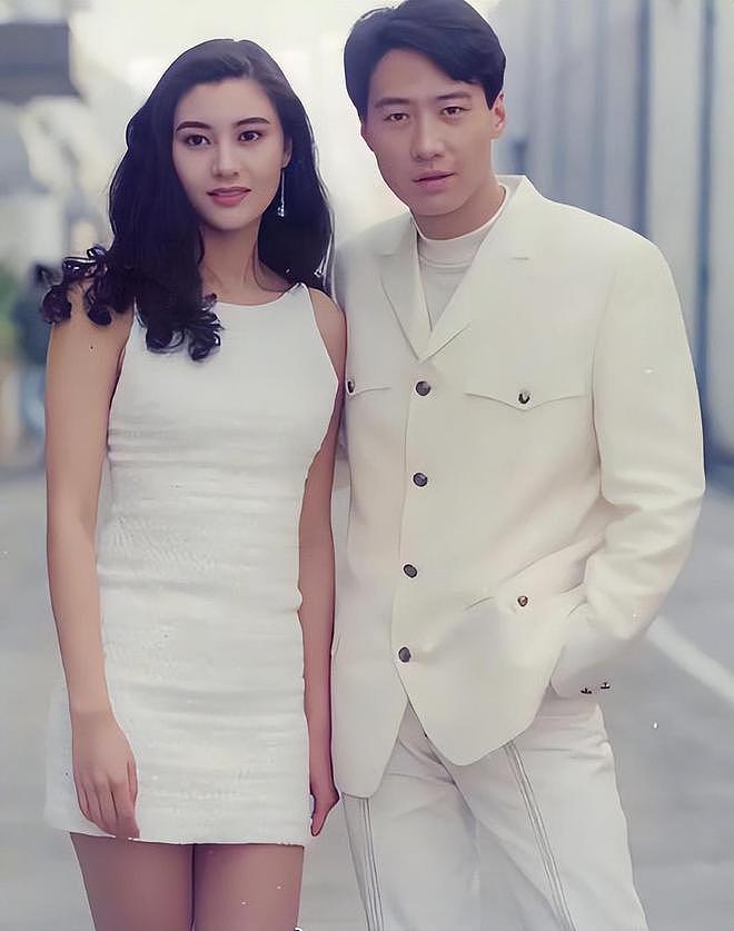 55岁李嘉欣在新加坡拍“港风”照,复刻20年前的自己(组图) - 8
