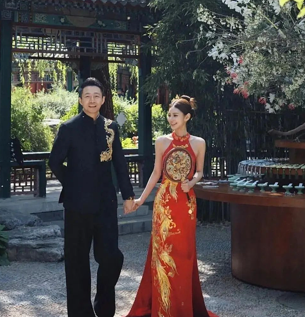 破防！汪小菲晒婚纱照，黄金捧花惊艳，婚礼誓词“内涵大S”！网友： 妥妥前任文学（组图） - 7