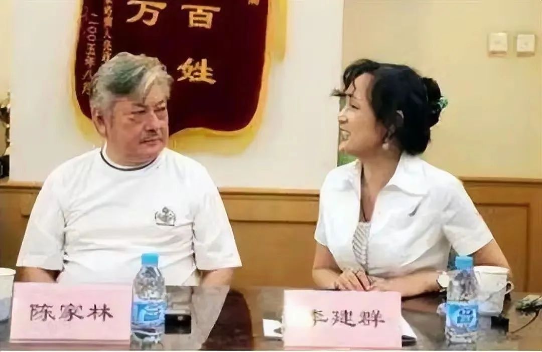 离婚后与导演男友同居27年不结婚、没儿女！女星猝然离世后男友也“殉情”了：不是不再爱，只是我怕了……（组图） - 5