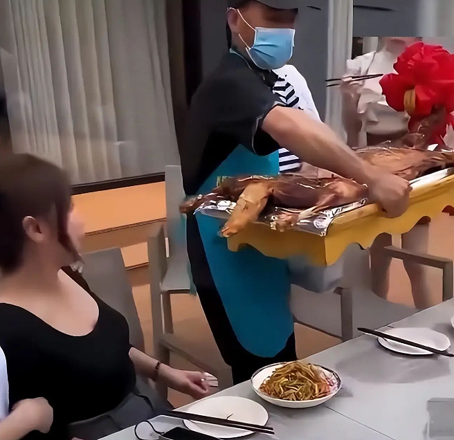 破防！汪小菲晒婚纱照，黄金捧花惊艳，婚礼誓词“内涵大S”！网友： 妥妥前任文学（组图） - 10