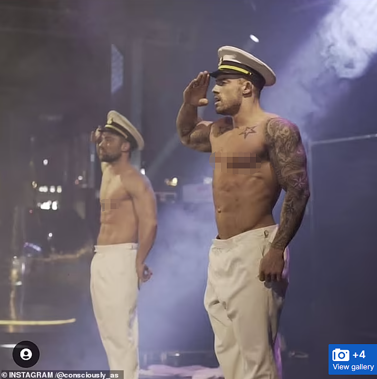 笑疯!肌肉脱衣舞男出家,跑庙里当和尚:“脱掉的衣服,指引我穿上袈裟....”(组图) - 1